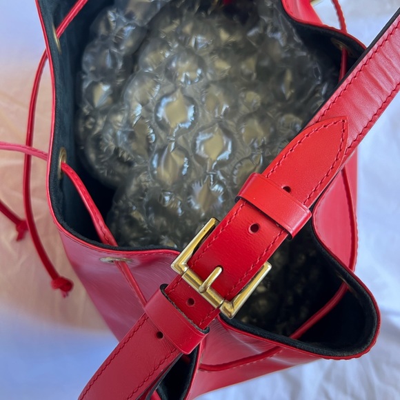 LOUIS VUITTON Petit Noe Drawstring Shoulder Bag Epi Leather Castilian Red - Picture 6 of 16